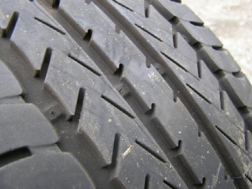  2  /215/50/17 Goodyear Eagle NCT5- 2.   6  800
