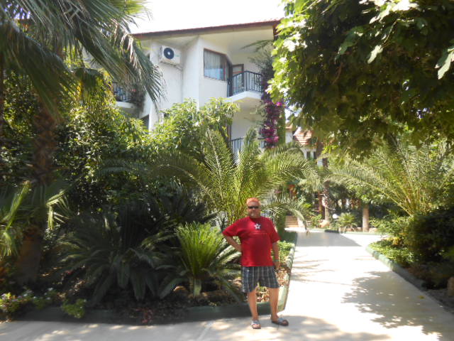 , ,    .           4* Larissa Akman Park